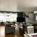 Fantastic House With Seafront In Σπίτι διακοπών Gryllefjord