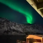 Fantastic House With Seafront In Gryllefjord