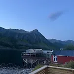 Fantastic House With Seafront In Σπίτι διακοπών