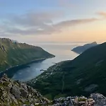 Fantastic House With Seafront In Gryllefjord