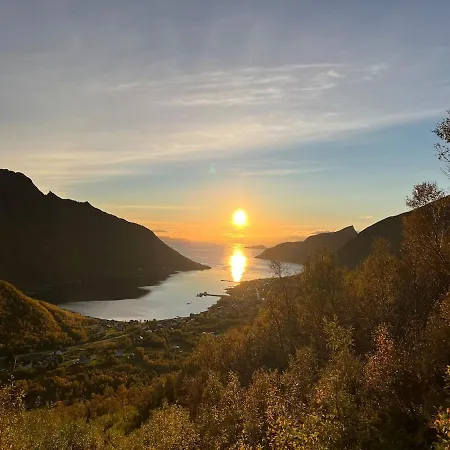Fantastic House By The Sea In * Gryllefjord