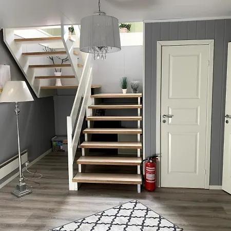 Fantastic House By The Sea In 펜션 Gryllefjord