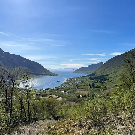 Fantastic House By The Sea In Gryllefjord