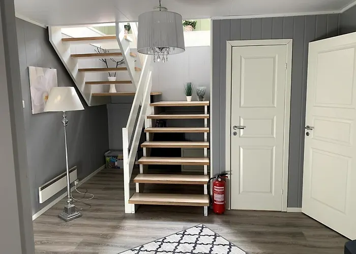 Fantastic House With Seafront In Дом отдыха Gryllefjord