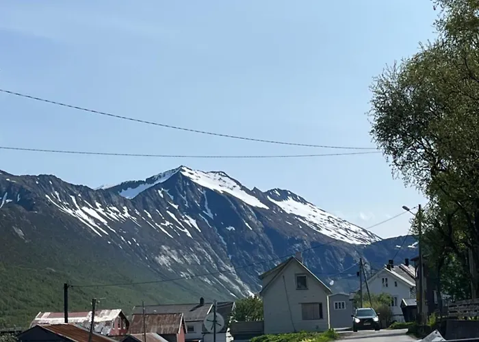 Fantastic House With Seafront In Vakantiehuis