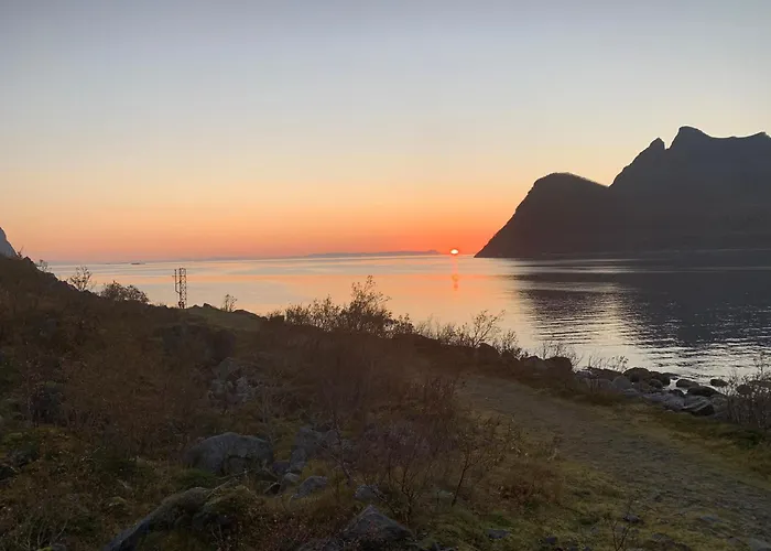 Vakantiehuis Fantastic House With Seafront In Gryllefjord