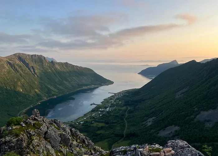 Fantastic House With Seafront In Gryllefjord